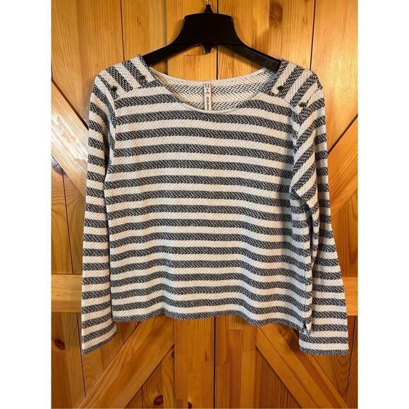Springfield XL Sweater Striped White/Black Accent Buttons On Shoulders (3979) - Picture 1 of 6